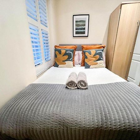 3 Bedroom Apartment With Private Terrace In Pimlico, Westminster, Victoria ลอนดอน ภายนอก รูปภาพ