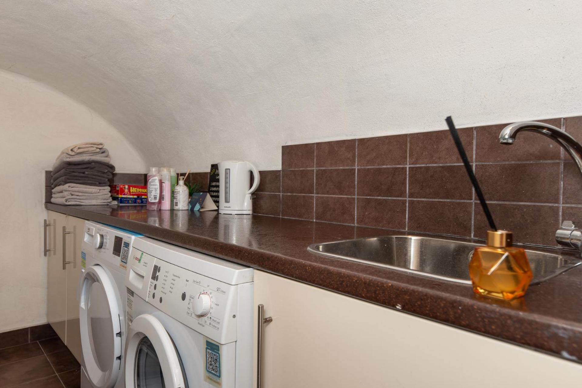 3 Bedroom Apartment With Private Terrace In Pimlico, Westminster, Victoria ลอนดอน ภายนอก รูปภาพ