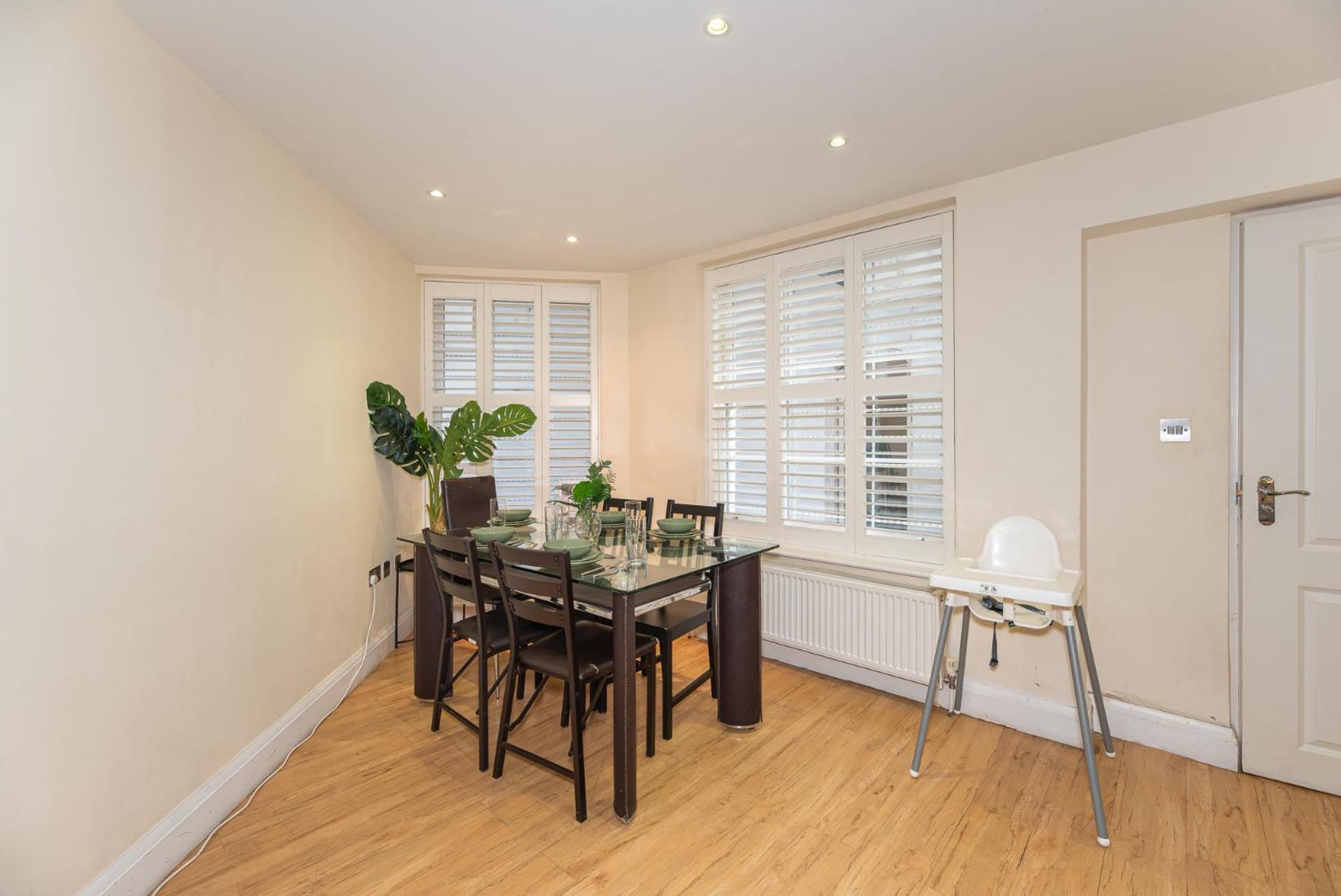 3 Bedroom Apartment With Private Terrace In Pimlico, Westminster, Victoria ลอนดอน ภายนอก รูปภาพ