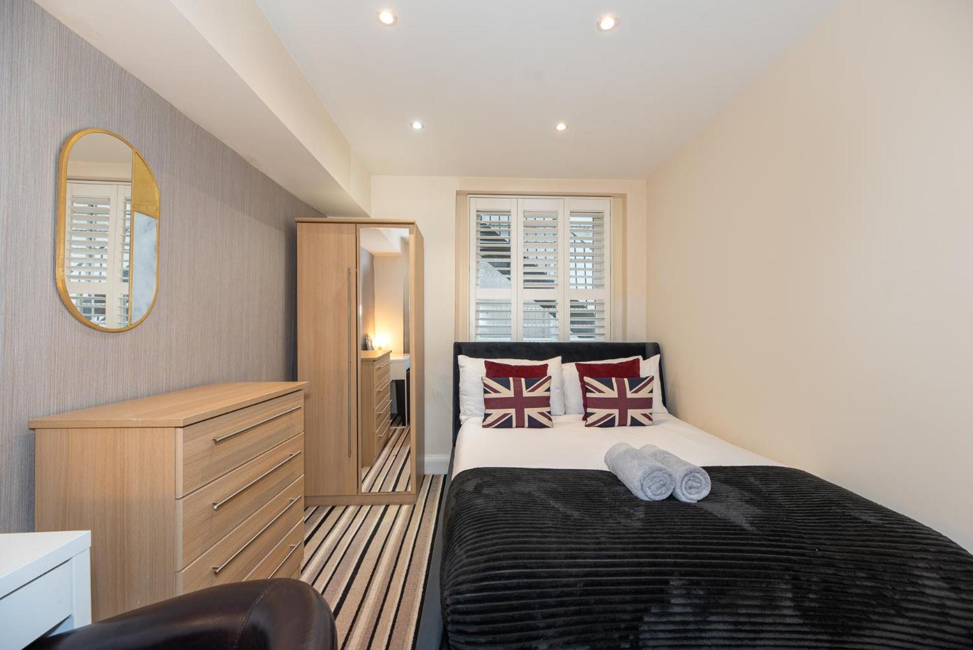 3 Bedroom Apartment With Private Terrace In Pimlico, Westminster, Victoria ลอนดอน ภายนอก รูปภาพ
