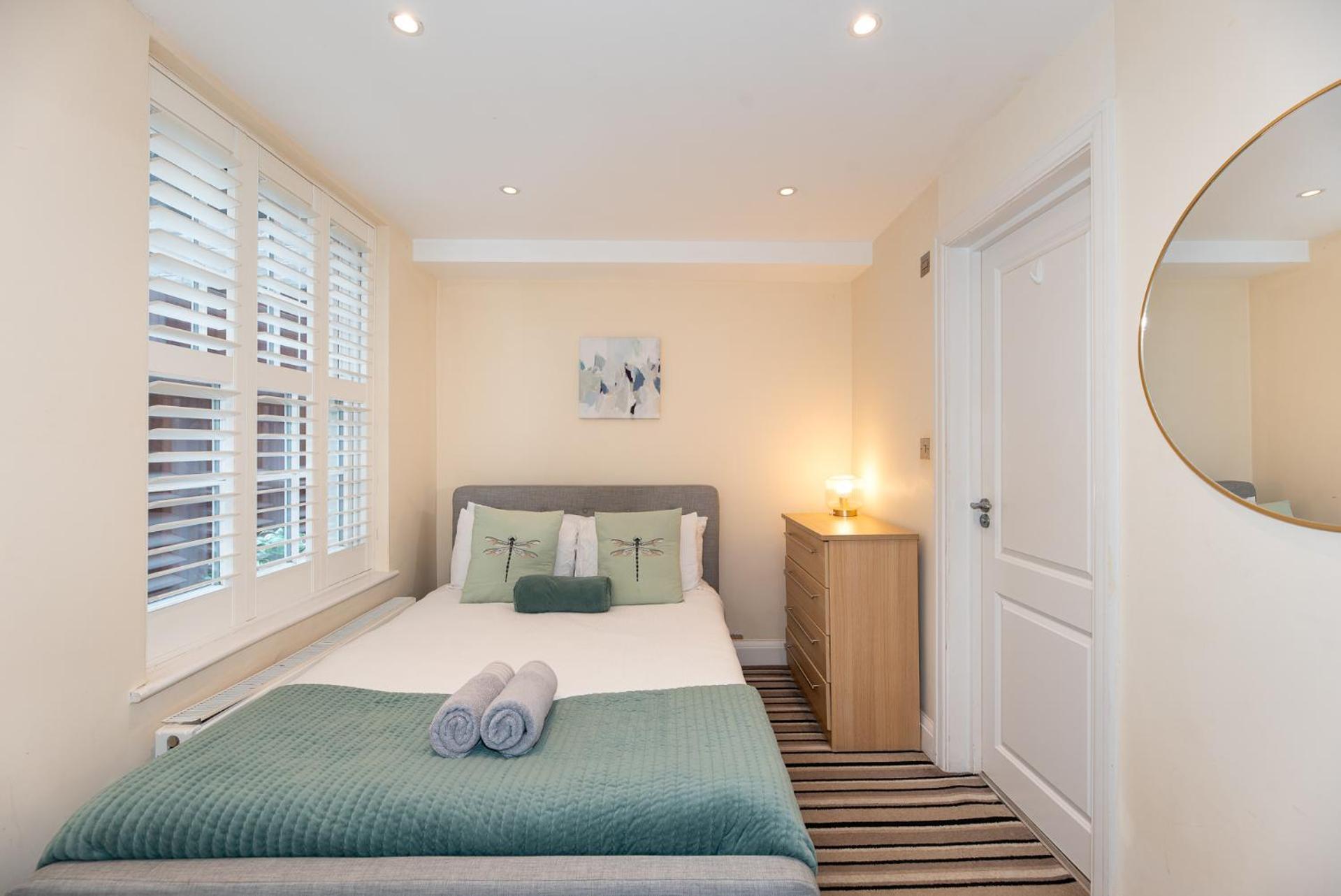 3 Bedroom Apartment With Private Terrace In Pimlico, Westminster, Victoria ลอนดอน ภายนอก รูปภาพ