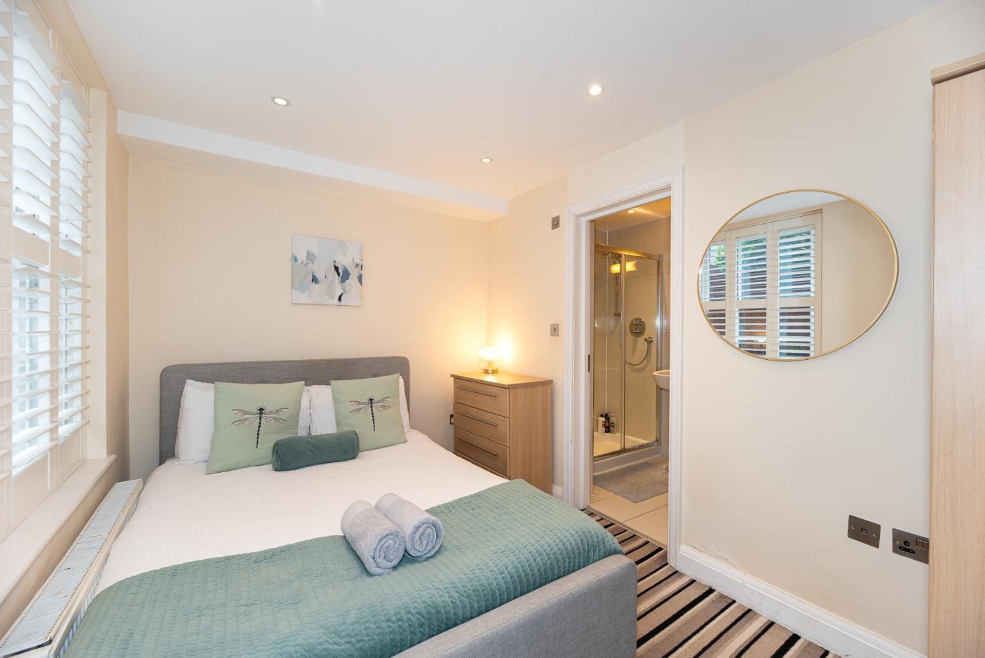 3 Bedroom Apartment With Private Terrace In Pimlico, Westminster, Victoria ลอนดอน ภายนอก รูปภาพ