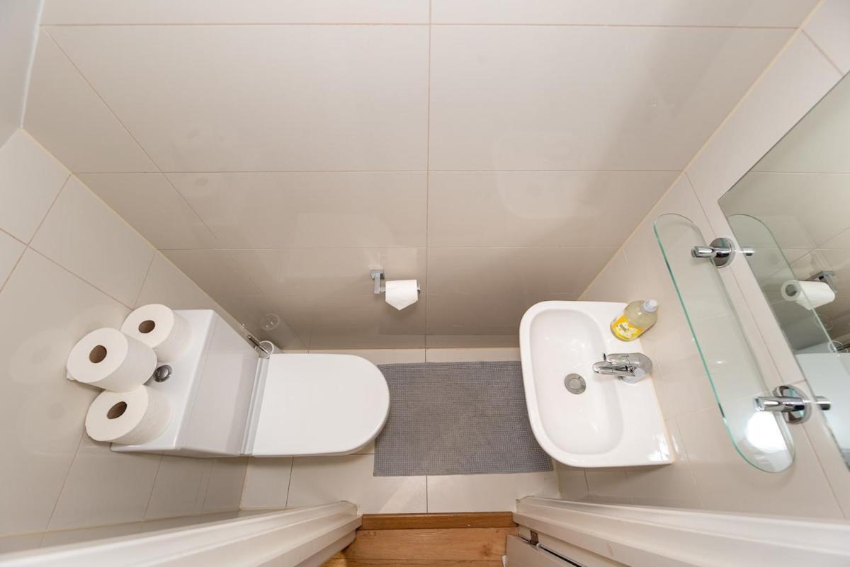 3 Bedroom Apartment With Private Terrace In Pimlico, Westminster, Victoria ลอนดอน ภายนอก รูปภาพ