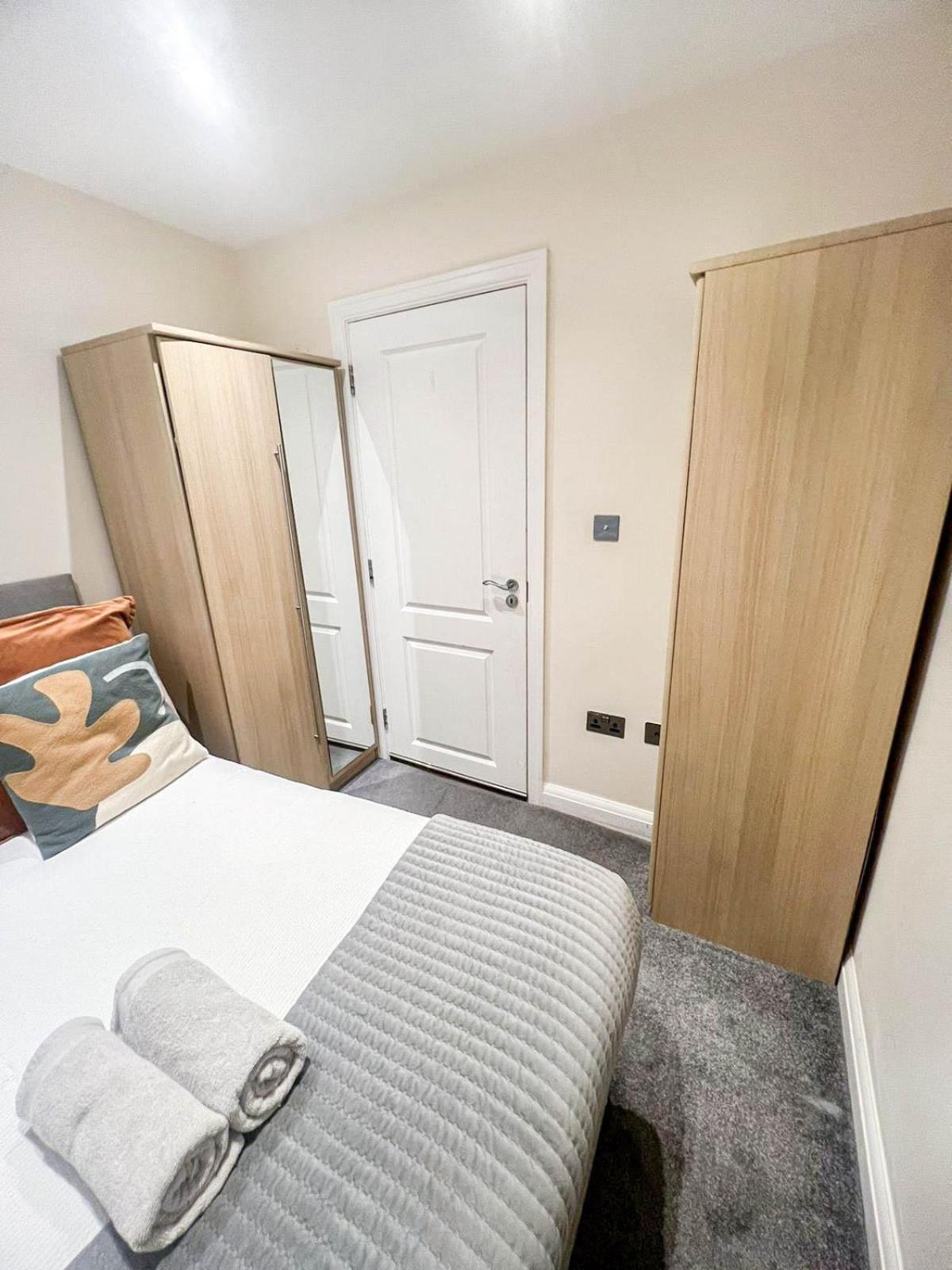 3 Bedroom Apartment With Private Terrace In Pimlico, Westminster, Victoria ลอนดอน ภายนอก รูปภาพ