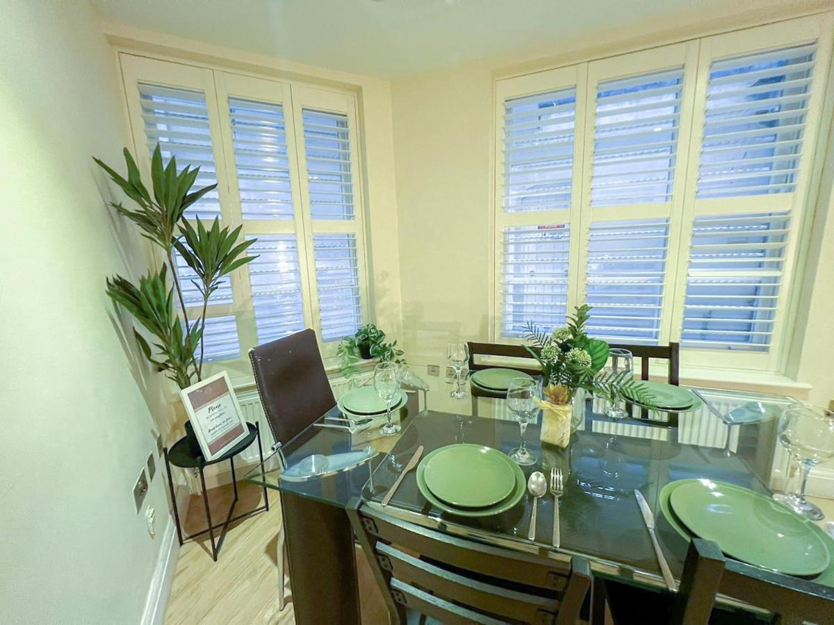 3 Bedroom Apartment With Private Terrace In Pimlico, Westminster, Victoria ลอนดอน ภายนอก รูปภาพ