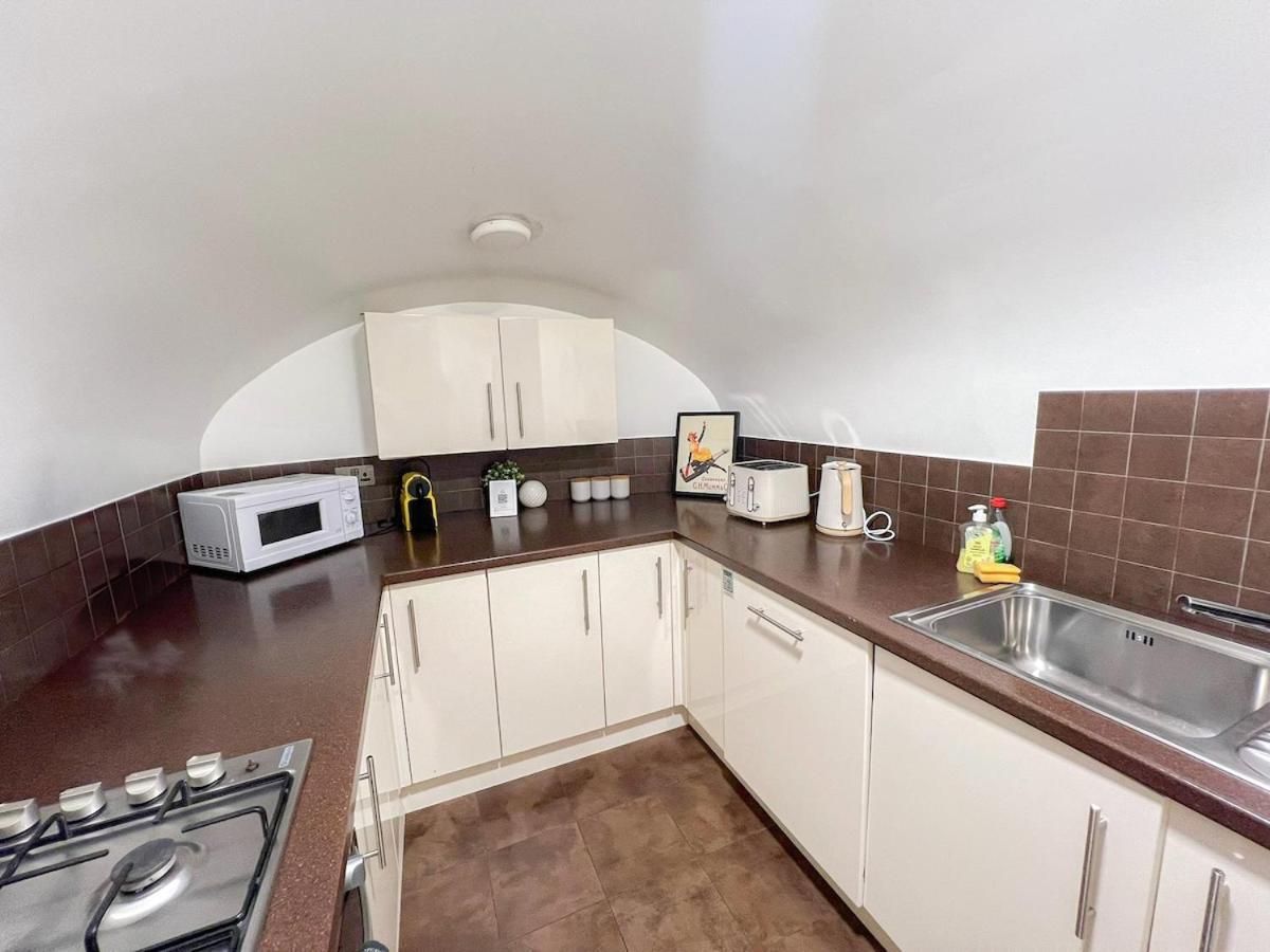 3 Bedroom Apartment With Private Terrace In Pimlico, Westminster, Victoria ลอนดอน ภายนอก รูปภาพ