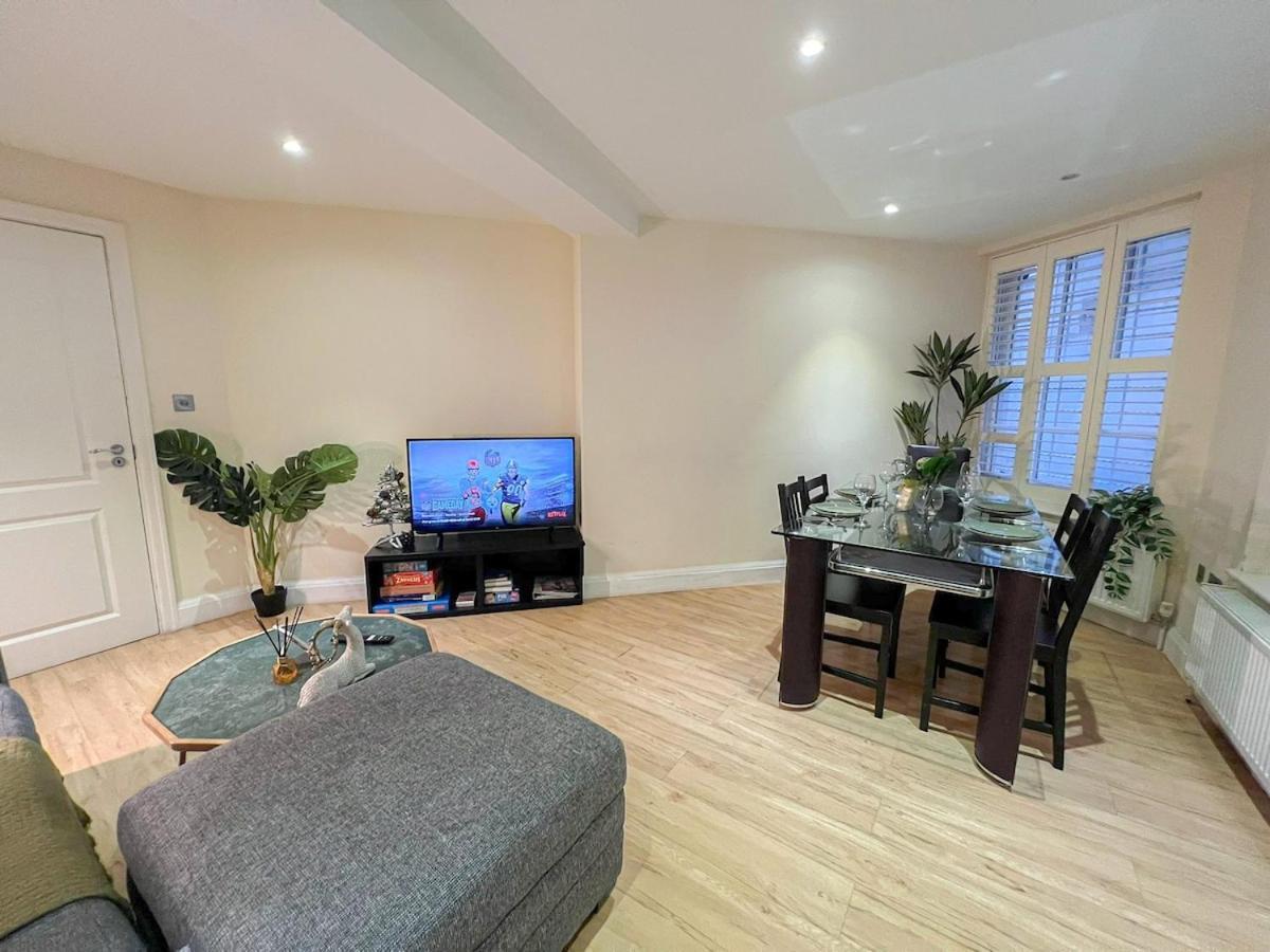 3 Bedroom Apartment With Private Terrace In Pimlico, Westminster, Victoria ลอนดอน ภายนอก รูปภาพ